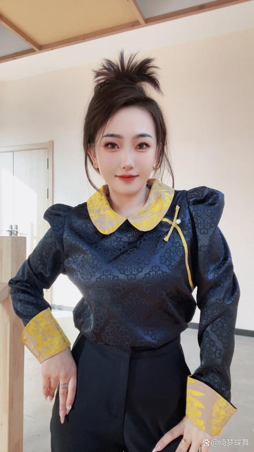 贺娇龙有孩子吗?